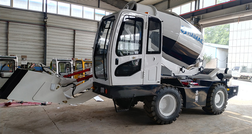 HMC400 Self-loading Concrete Mixer